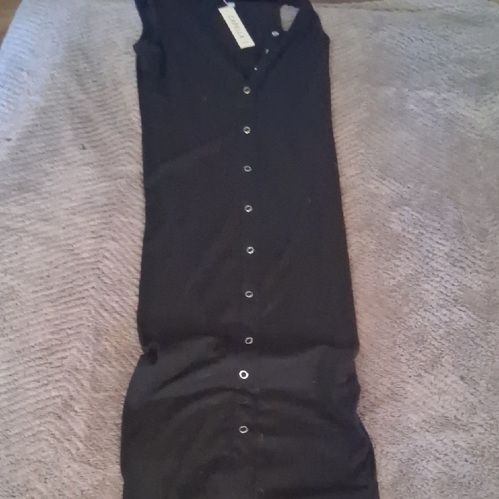 Black Sleeveless Button-Up Dress